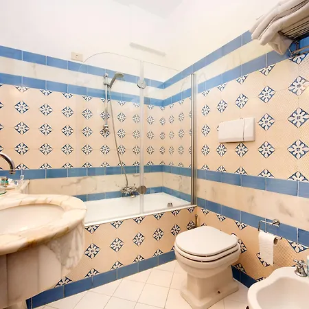 Johanna Park Hotel 4*