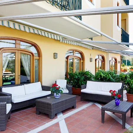 Johanna Park Hotell 4*