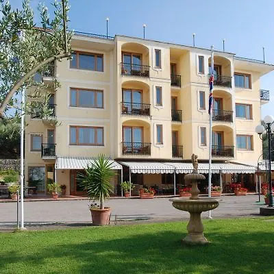 Johanna Park Hotel 4*