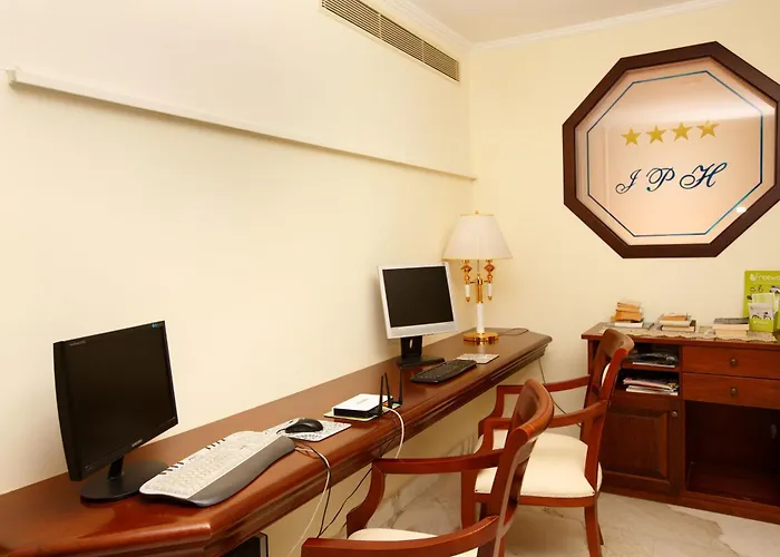 Johanna Park Hotel 4*